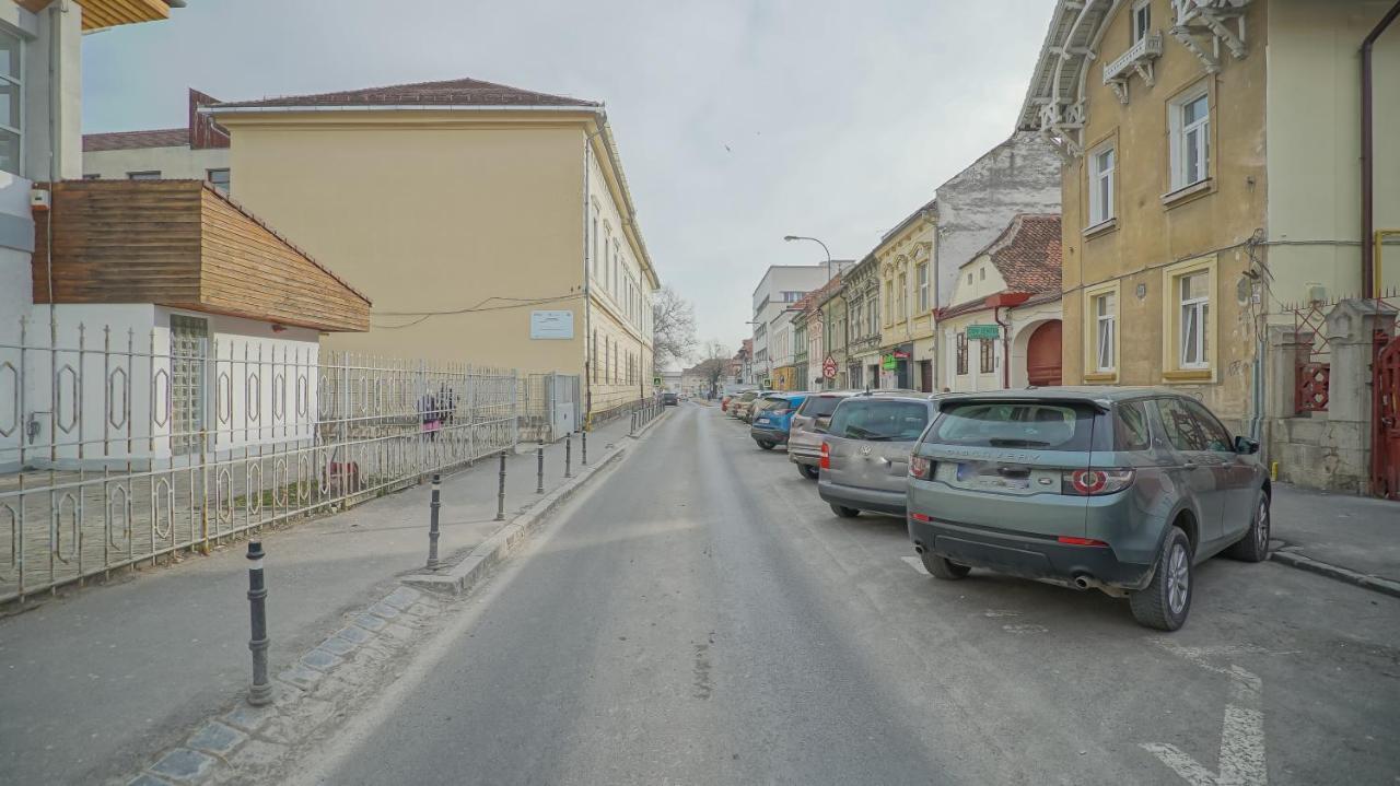 Oldtown Refuge Apartment Brasov Luaran gambar