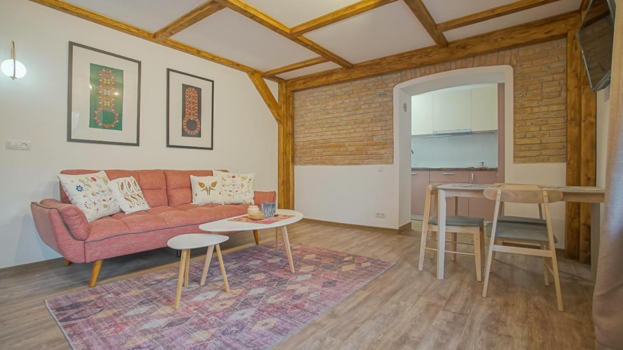 Oldtown Refuge Apartment Brasov Luaran gambar