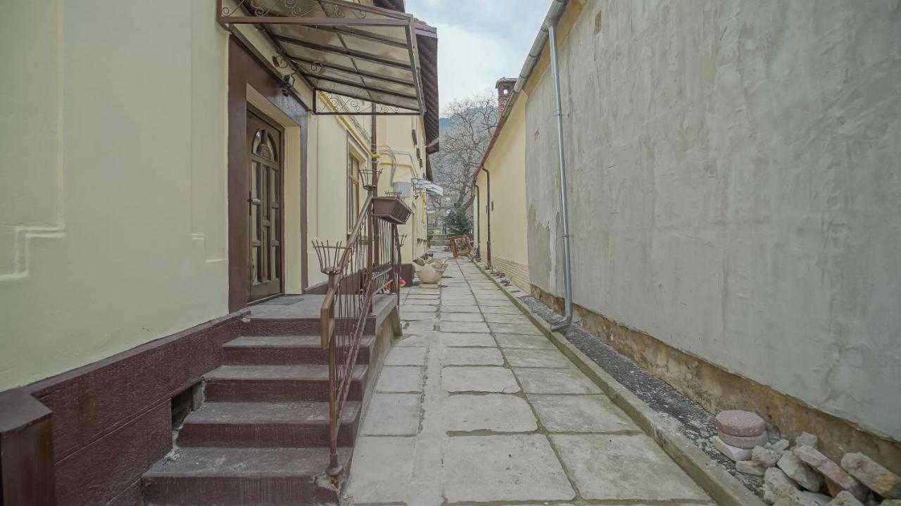 Oldtown Refuge Apartment Brasov Luaran gambar