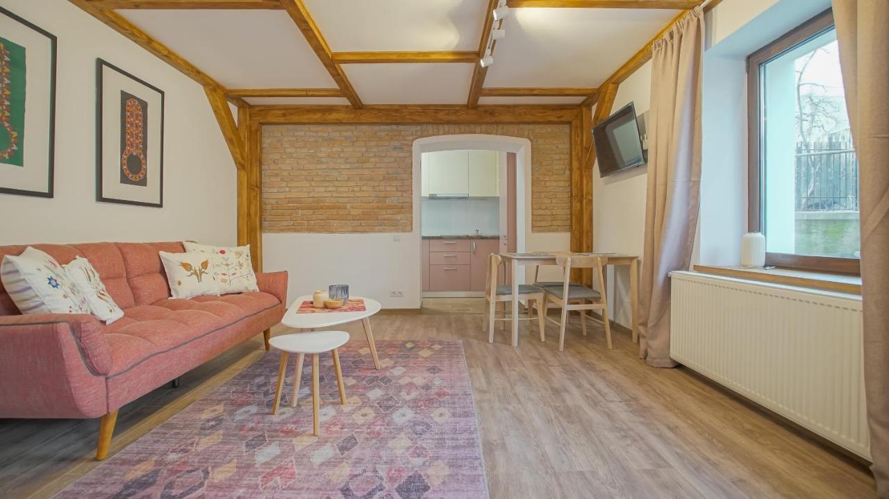 Oldtown Refuge Apartment Brasov Luaran gambar